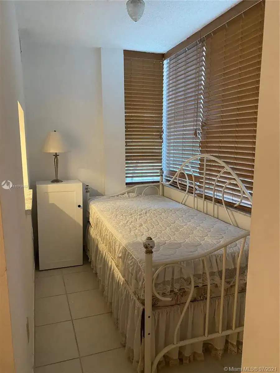 250 180th Dr # 201, Sunny Isles Beach FL 33160 photo 4