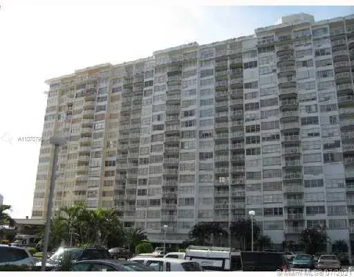 18011 Biscayne Blvd # 902, Aventura FL 33160