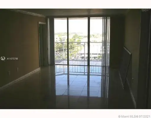 18011 Biscayne Blvd # 902, Aventura FL 33160