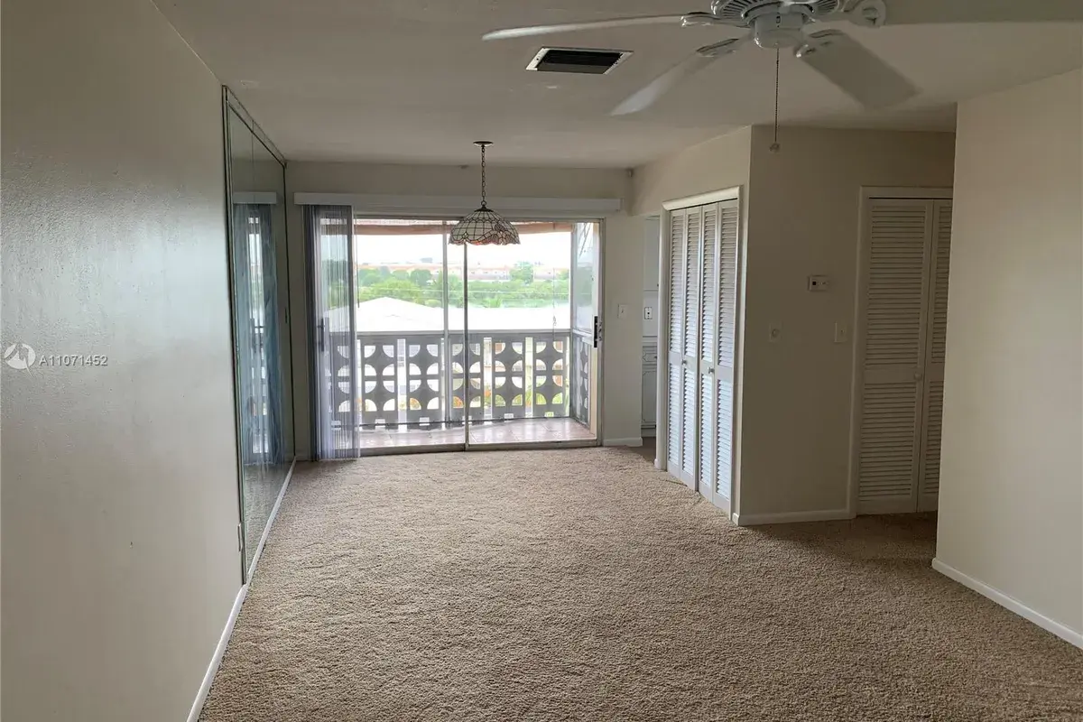 941 Crystal Lake Dr # 408, Deerfield Beach FL 33064
