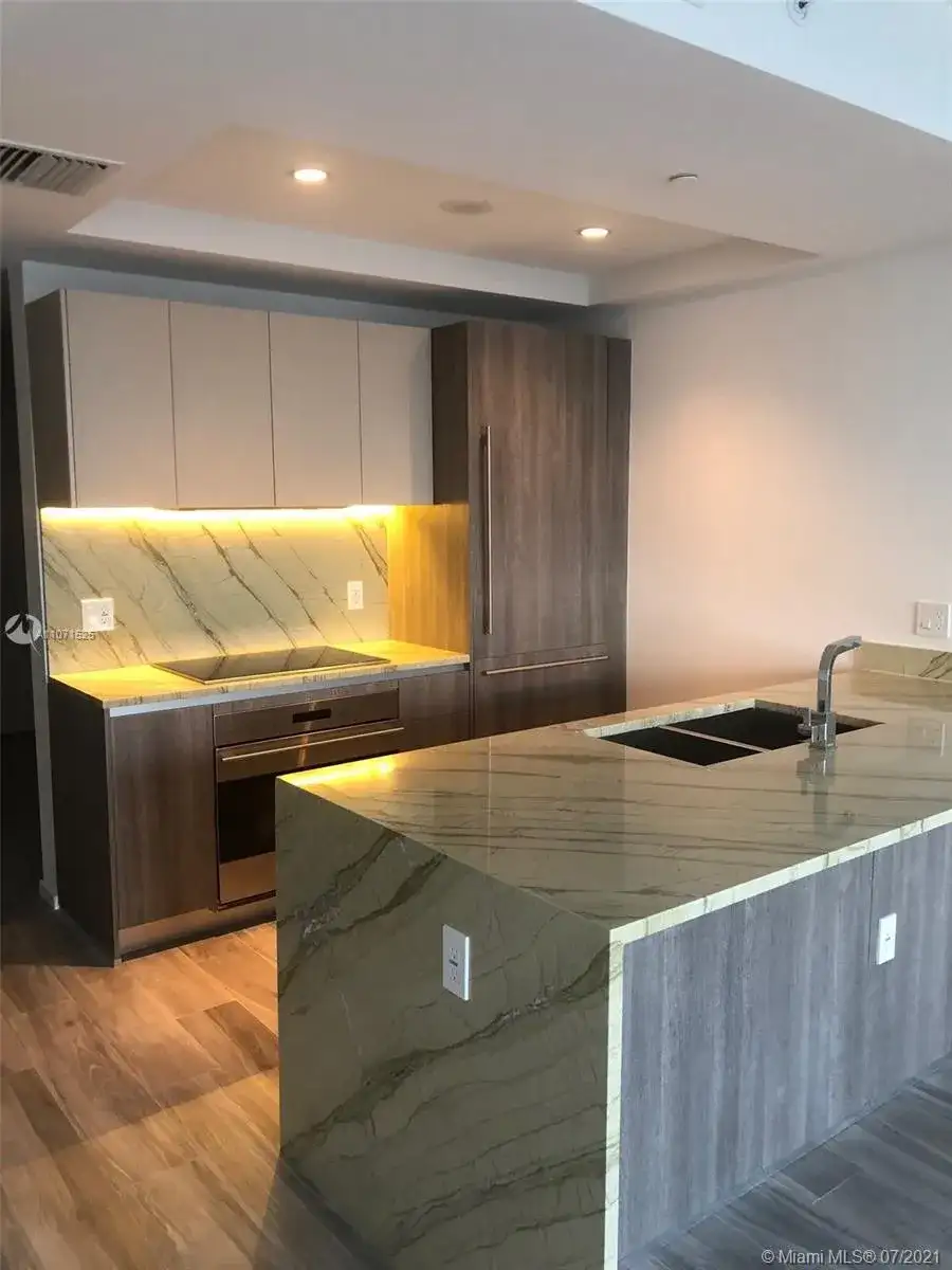 801 S Miami Ave # 3903, Miami FL 33130 photo 3