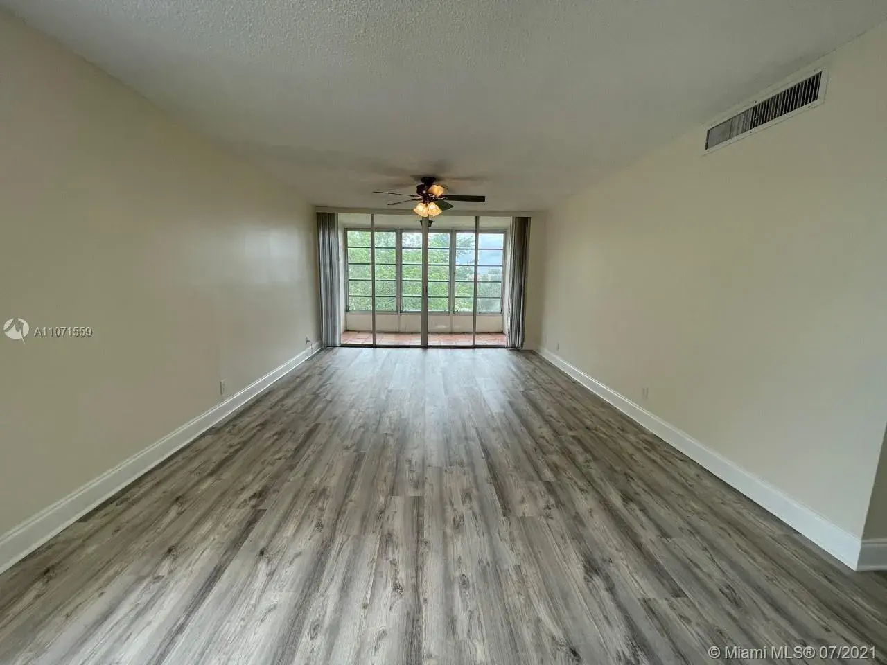 9471 Evergreen Pl # 401, Davie FL 33324