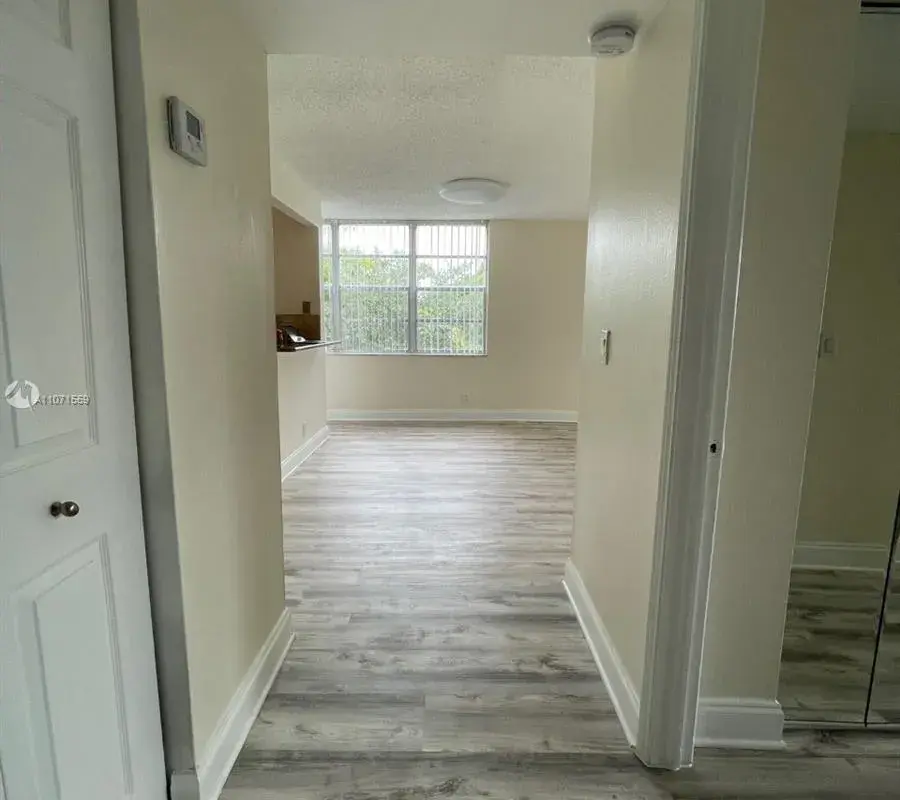 9471 Evergreen Pl # 401, Davie FL 33324