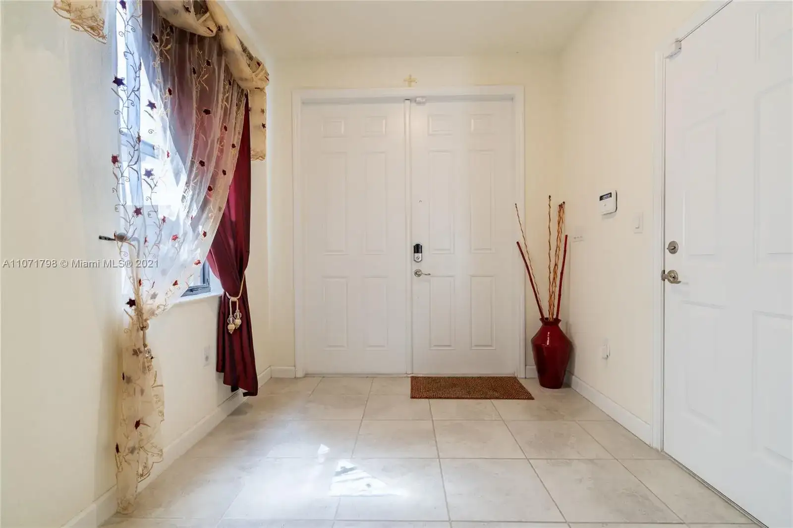3592 W 104th Ter, Hialeah FL 33018 photo 3