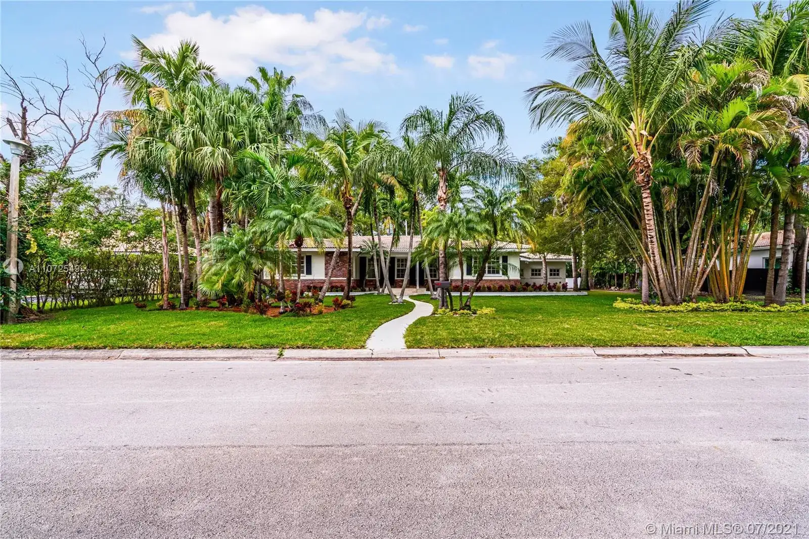 4756 Bay Point Rd, Miami FL 33137 photo 4