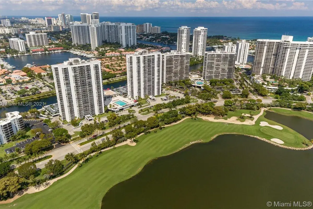 3675 N Country Club Dr # 2101, Aventura FL 33180