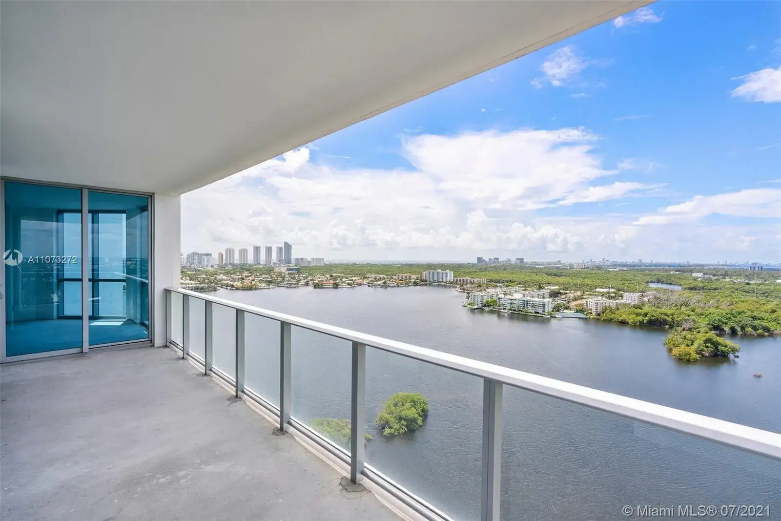 17111 Biscayne Blvd # 2302, North Miami Beach FL 33160