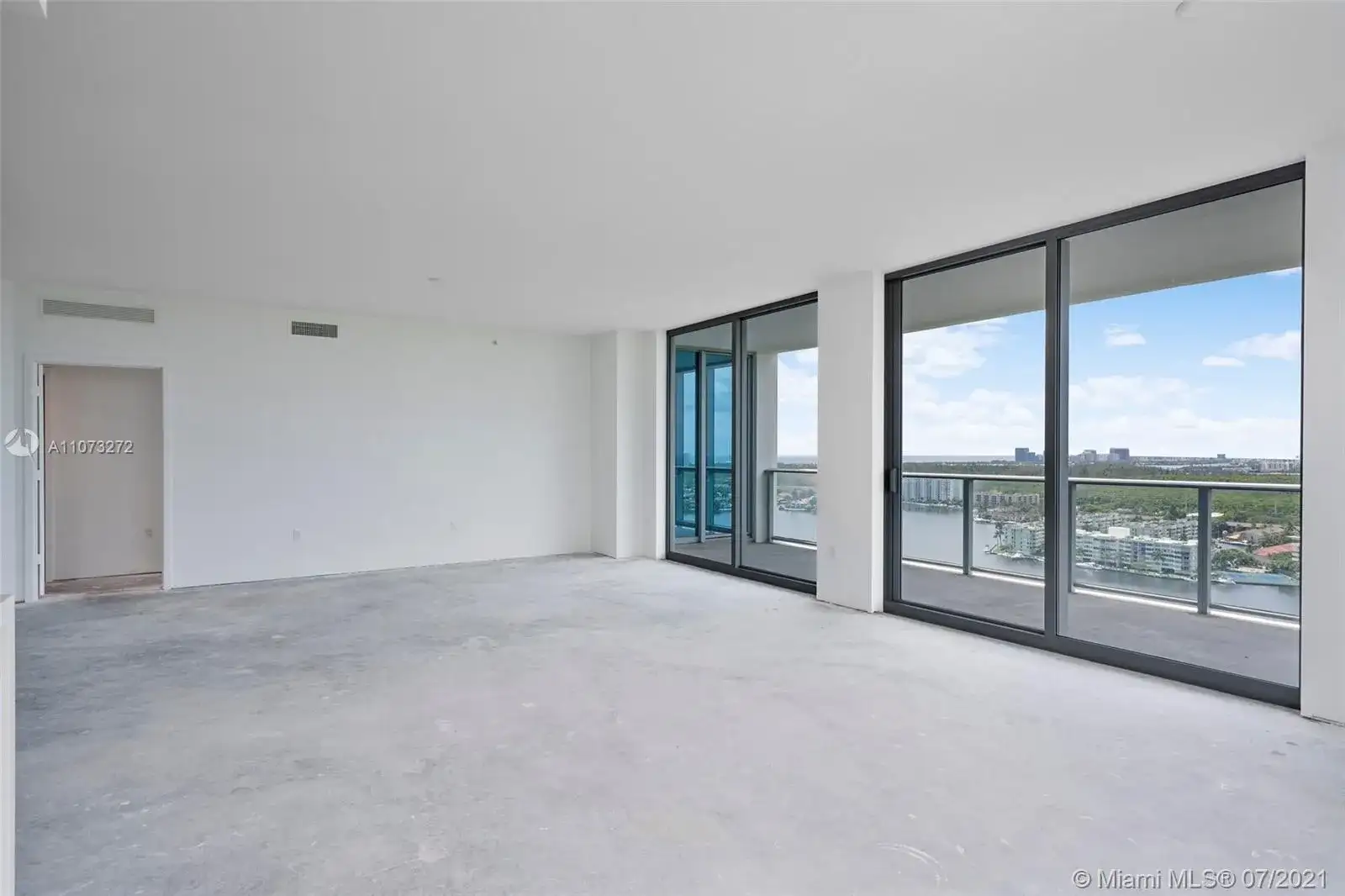 17111 Biscayne Blvd # 2302, North Miami Beach FL 33160 photo 3