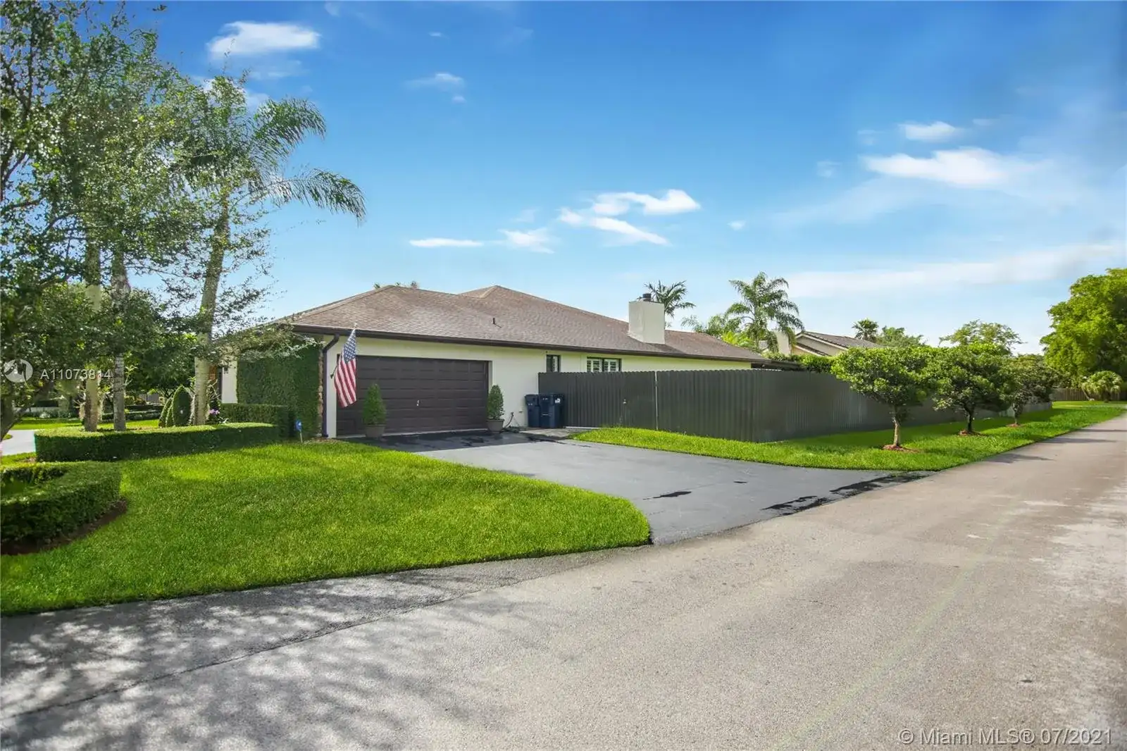 9988 SW 126th Ter, Miami FL 33176 photo 2