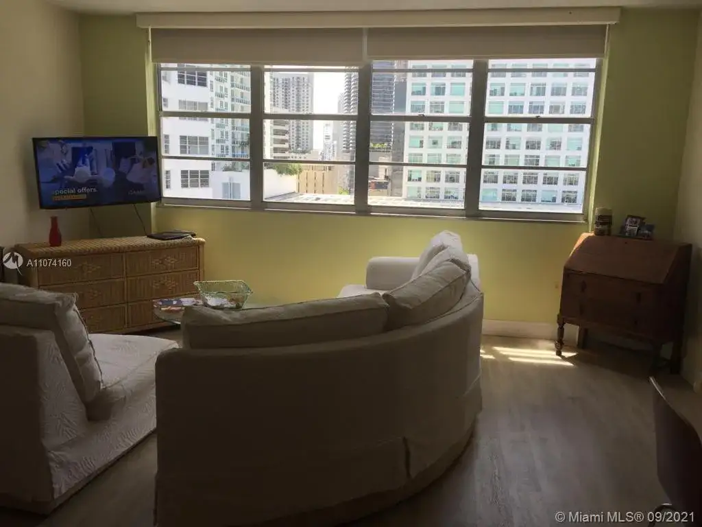 801 Brickell Bay Dr # 1463, Miami FL 33131 photo 2