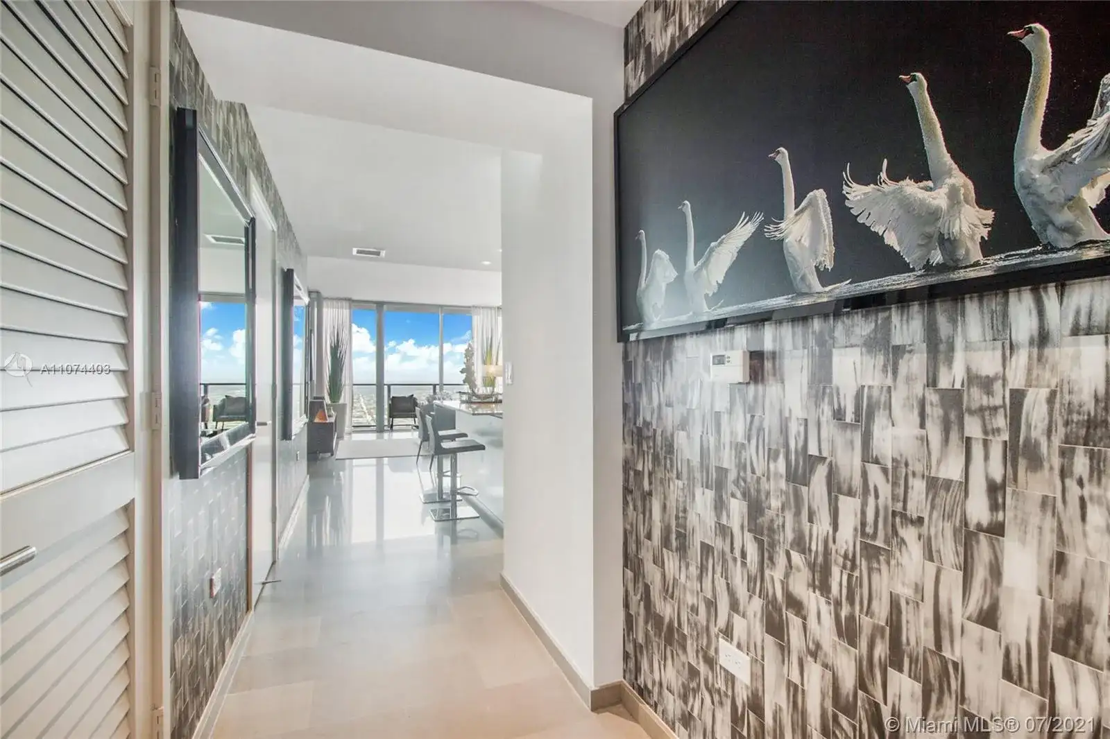 88 SW 7th St # 3806, Miami FL 33130 photo 3