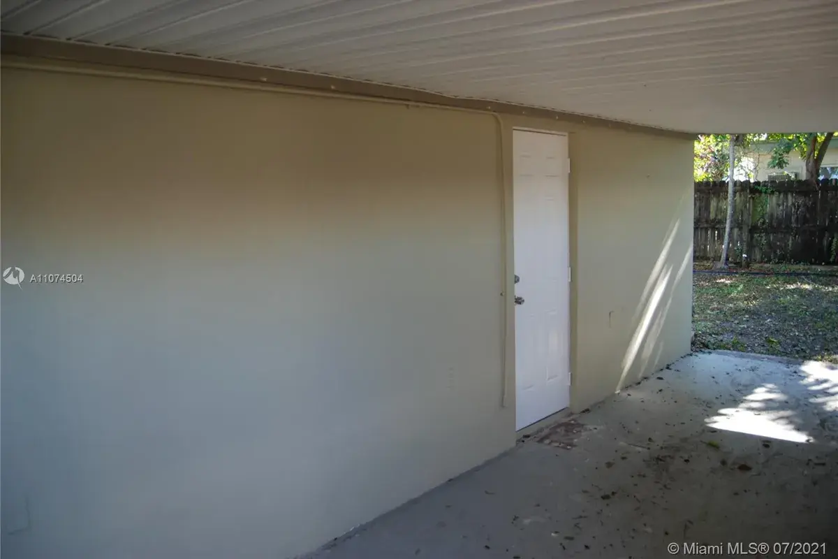 1216 NE 14th Ave Rear, Fort Lauderdale FL 33304