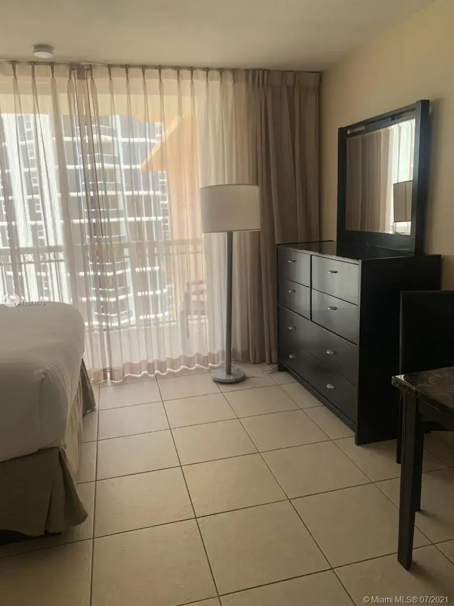 19201 Collins Ave # 1117, Sunny Isles Beach FL 33160 photo 3
