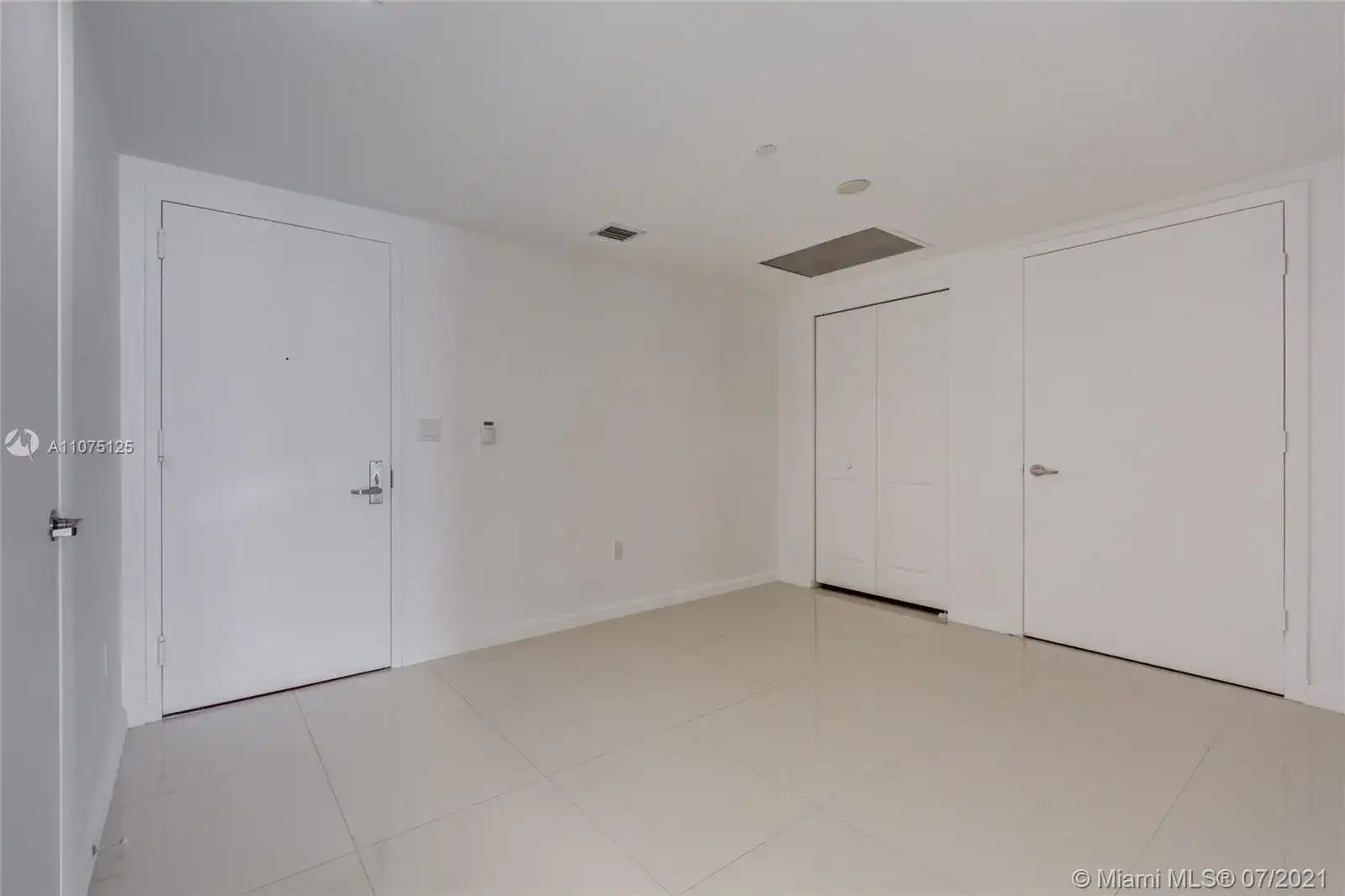 475 Brickell Ave # 3907, Miami FL 33131 photo 5