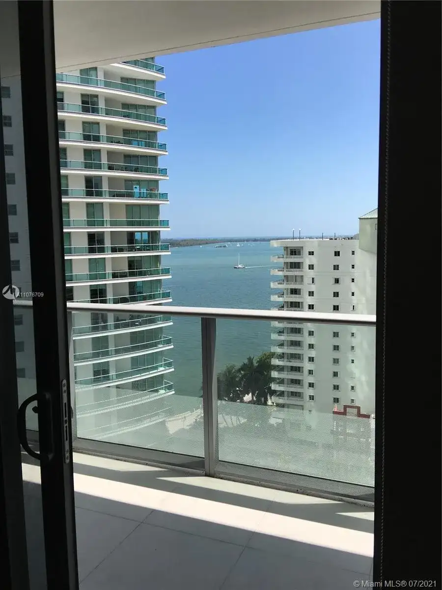 1300 Brickell Bay Drive # 1607, Miami FL 33131 photo 5