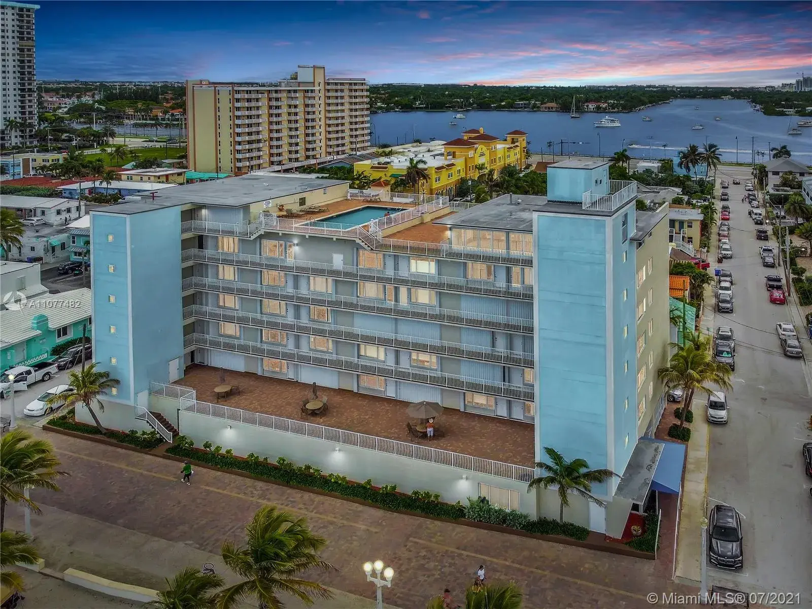 300 Oregon St # 203, Hollywood FL 33019