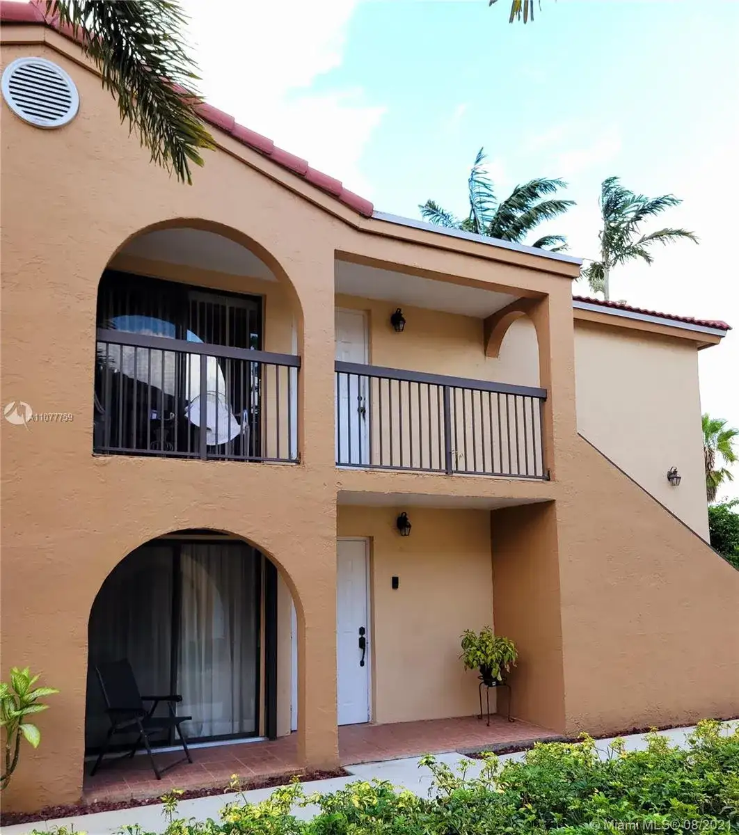 18370 Mediterranean Blvd # 25, Hialeah FL 33015 photo 2
