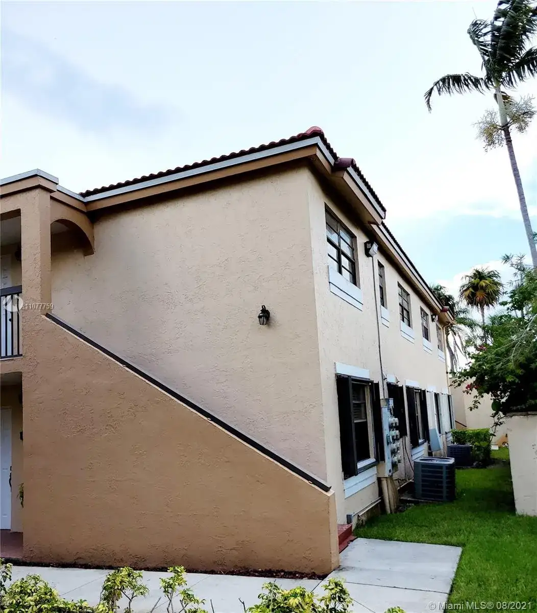 18370 Mediterranean Blvd # 25, Hialeah FL 33015 photo 4