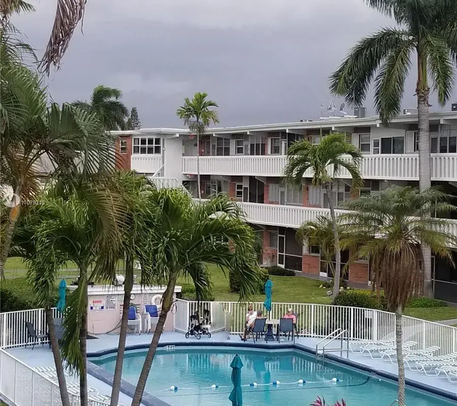 141 NE 10th Ave # 22C, Hallandale Beach FL 33009