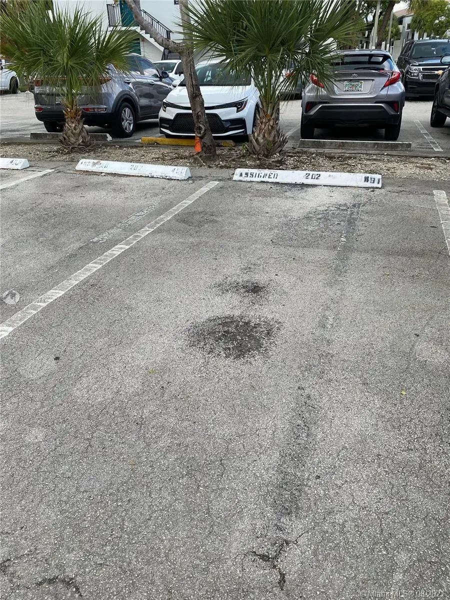 7210 NW 179th St # 202, Hialeah FL 33015