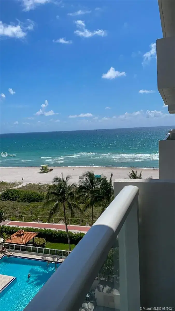 2 bedroom 2 bath Residential for sale at 5701 Collins Ave # 917, Miami Beach FL 33140