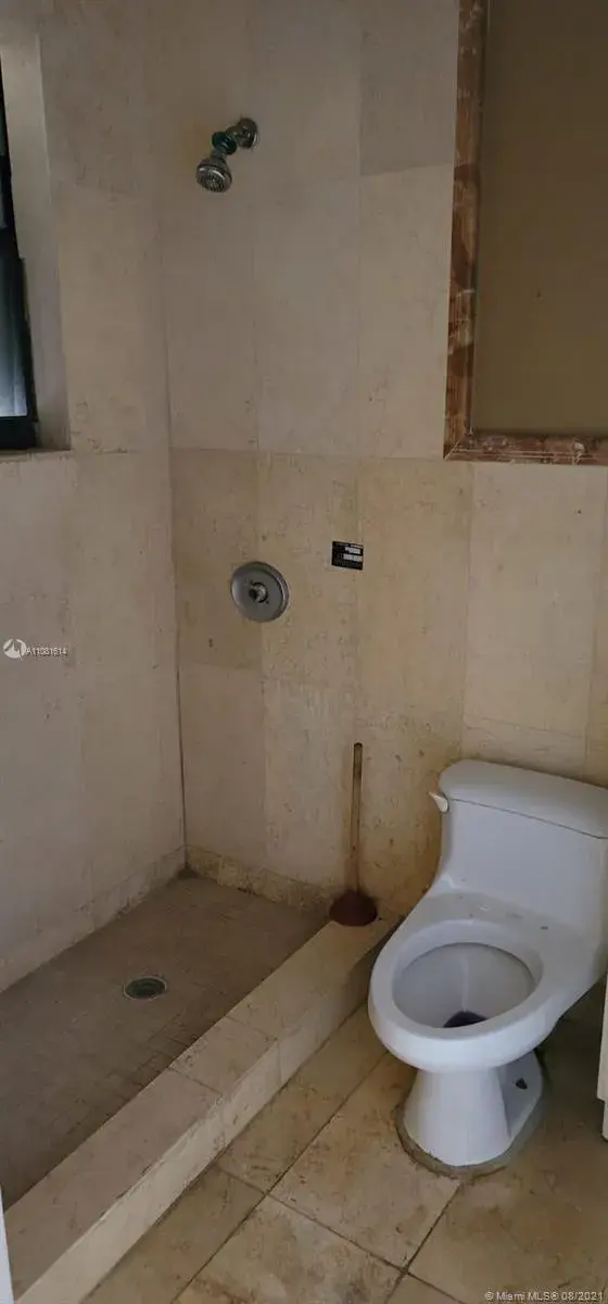 600 W 63rd Dr, Hialeah FL 33012