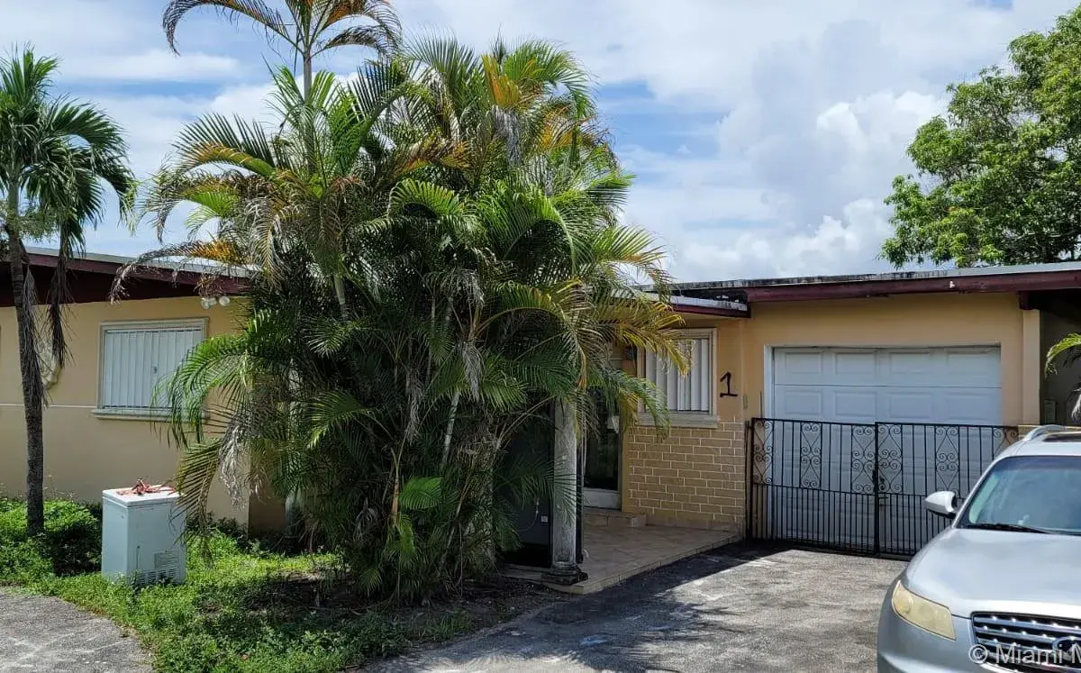 600 W 63rd Dr, Hialeah FL 33012