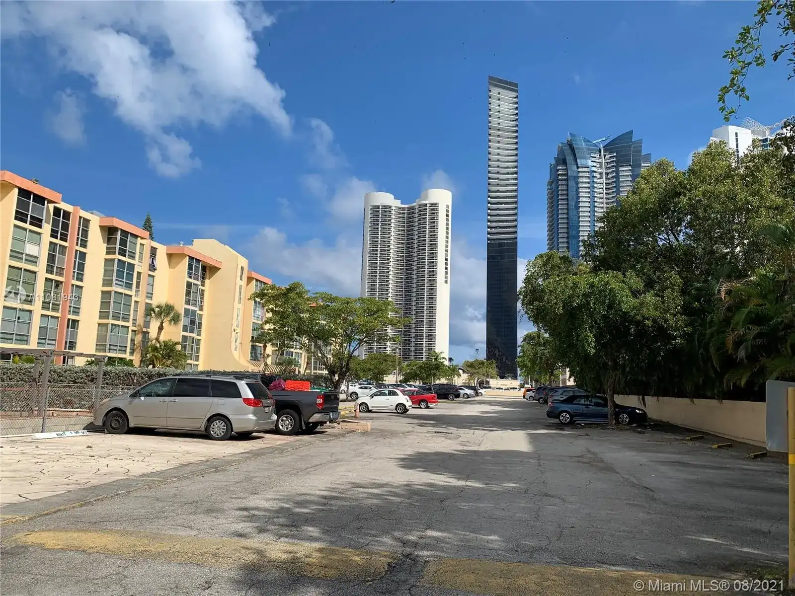 200 172nd St # 404, Sunny Isles Beach FL 33160 photo 2
