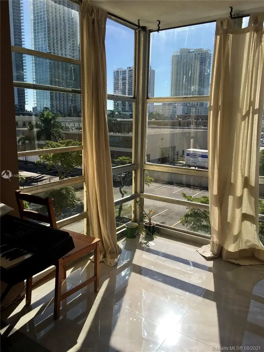 200 172nd St # 404, Sunny Isles Beach FL 33160 photo 3