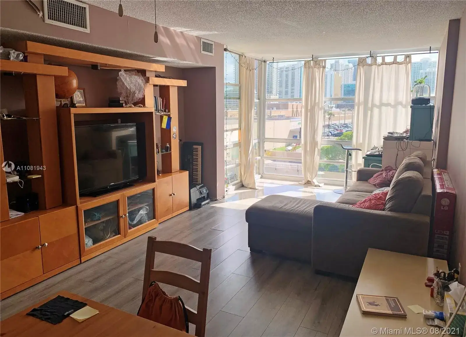 200 172nd St # 404, Sunny Isles Beach FL 33160 photo 4