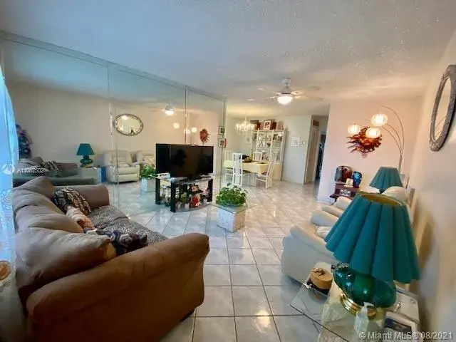 12 NE 204th St # 17, Miami Gardens FL 33179