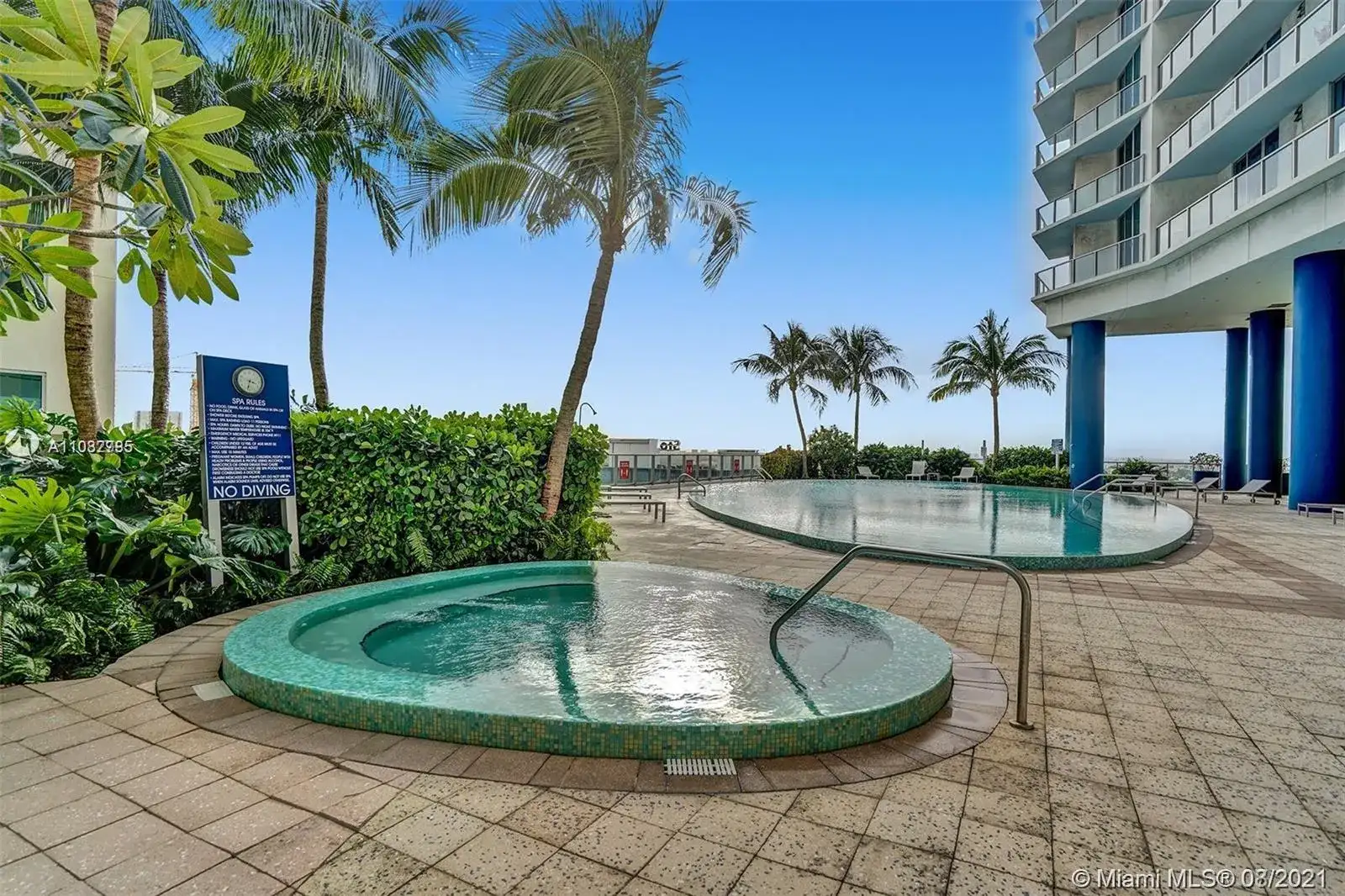 185 SW 7th St # 3502, Miami FL 33130 photo 2