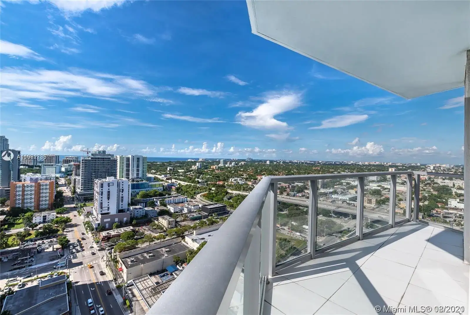185 SW 7th St # 3502, Miami FL 33130 photo 4