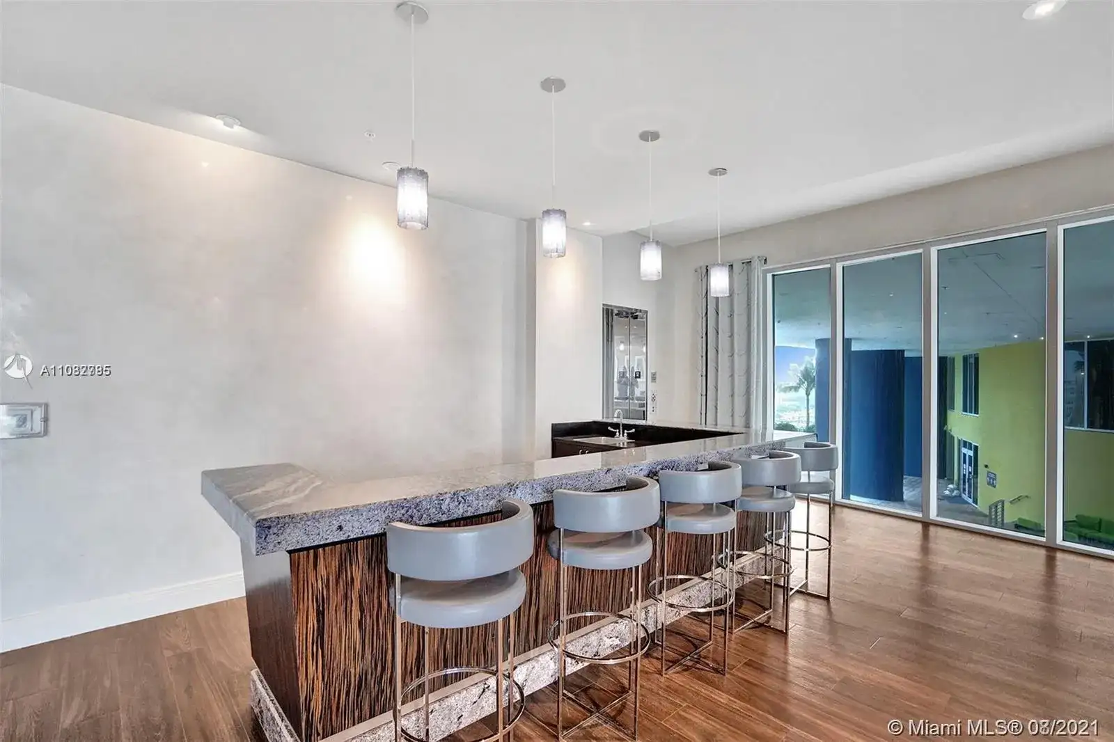 185 SW 7th St # 3502, Miami FL 33130 photo 5