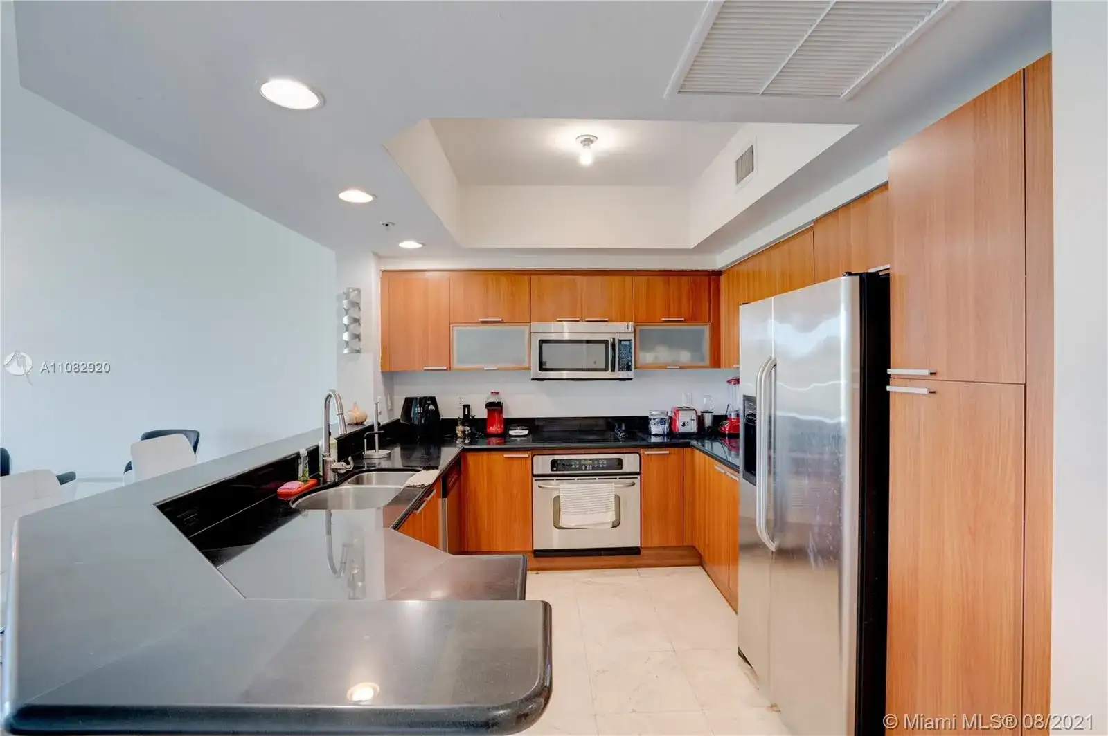 15051 Royal Oaks Ln # 503, North Miami FL 33181 photo 3