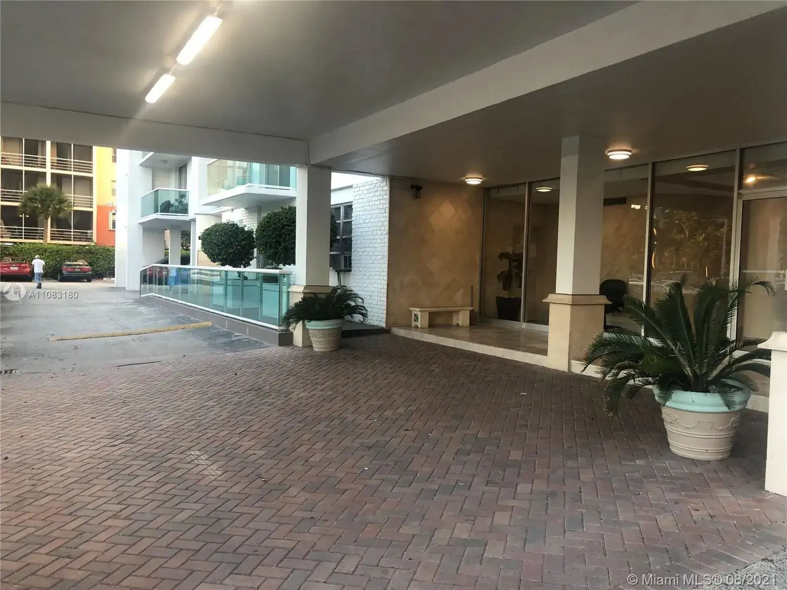2841 NE 163rd St # 912, North Miami Beach FL 33160 photo 2