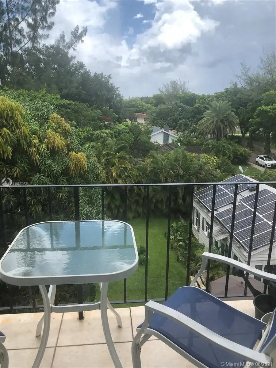 645 NE 121st St # 302, North Miami FL 33161 photo 3