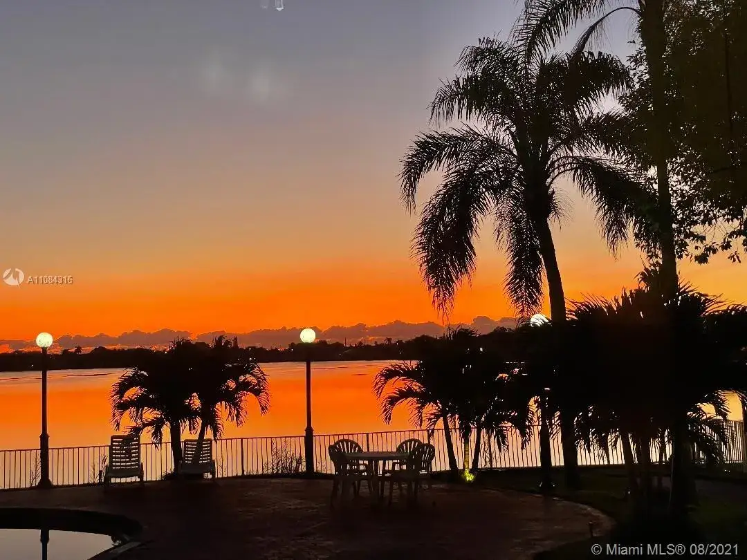 2803 N Oakland Forest Dr # 309, Oakland Park FL 33309