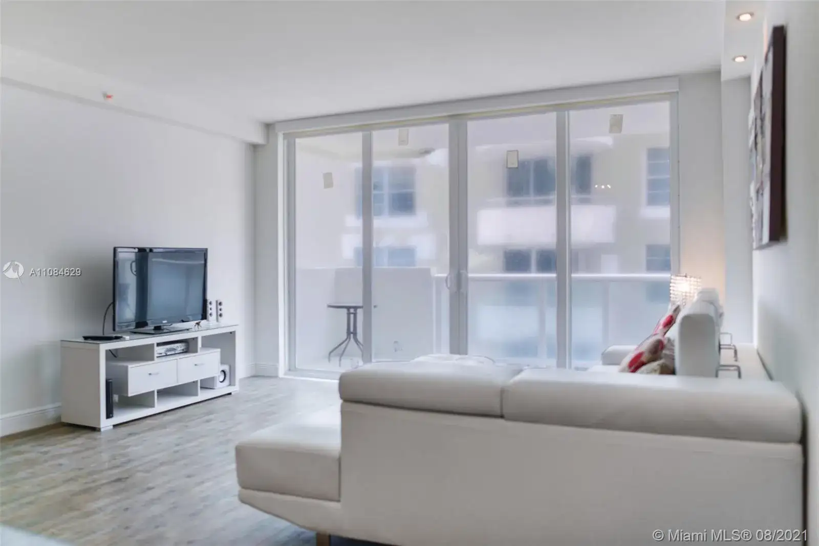 5601 Collins Ave # 9, Miami Beach FL 33140 photo 4