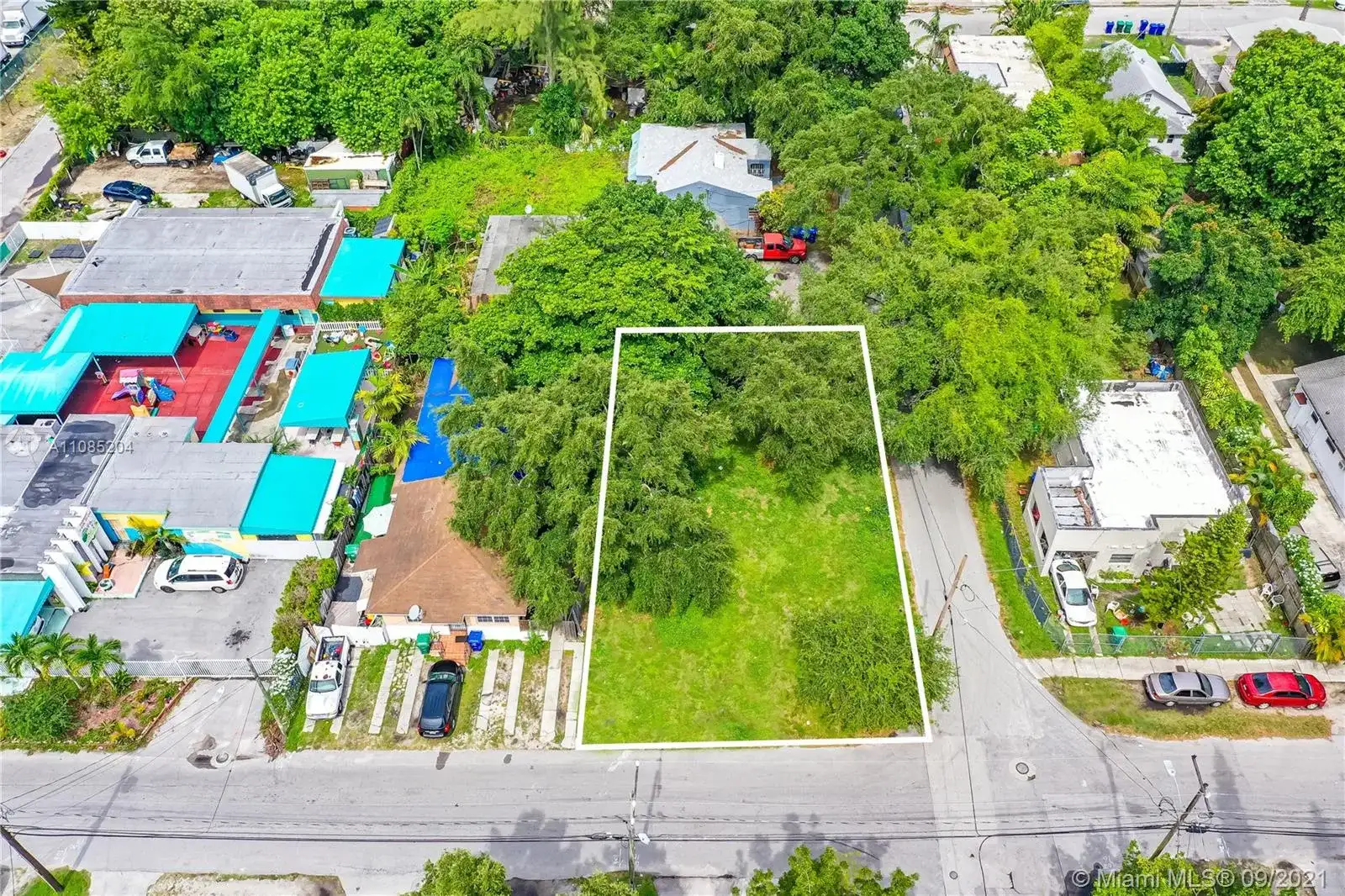 7701 NE 3rd Ct, Miami FL 33138 photo 2