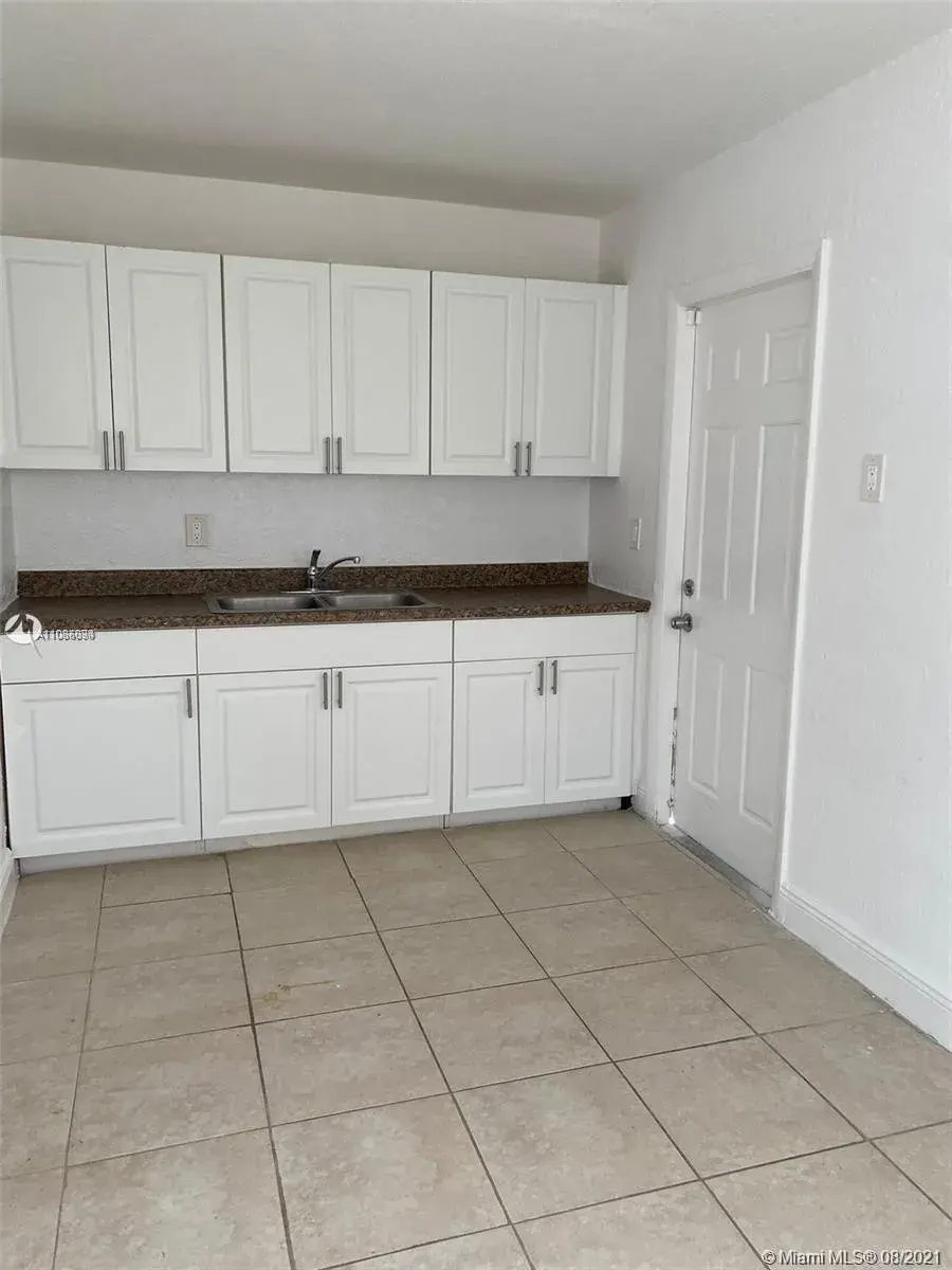 4621 SW 19th St, West Park FL 33023