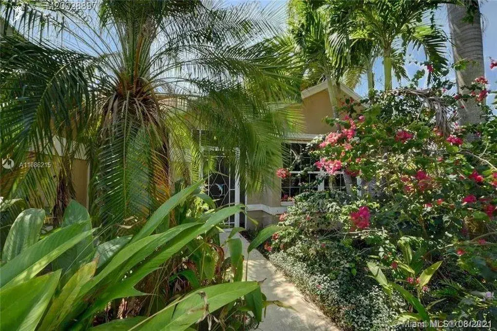 2014 SE Mantua St, Port St. Lucie FL 34952