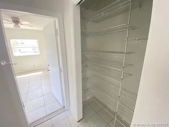 902 N 13th Ave, Hollywood FL 33019