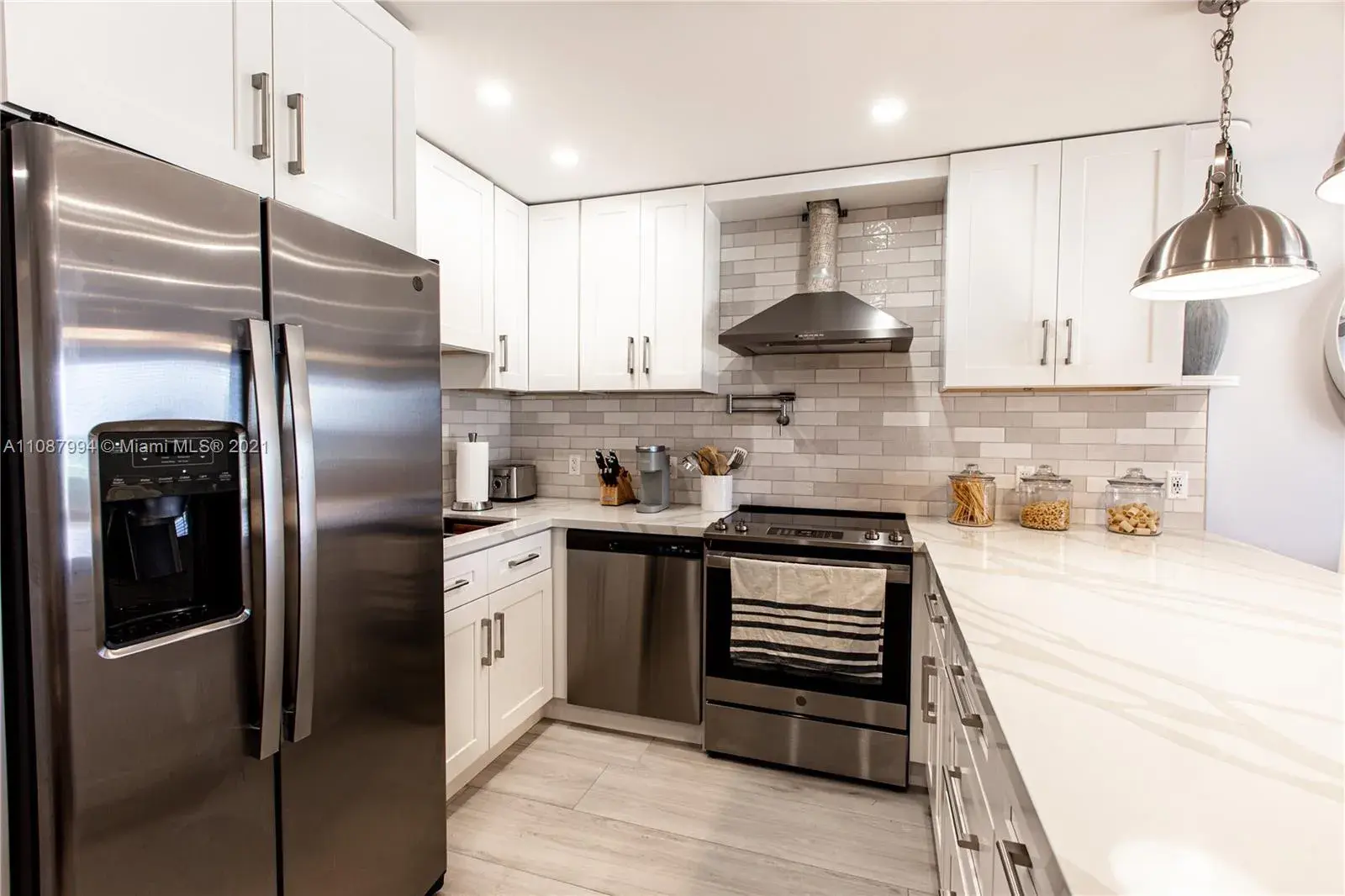 300 Oregon St # 204, Hollywood FL 33019