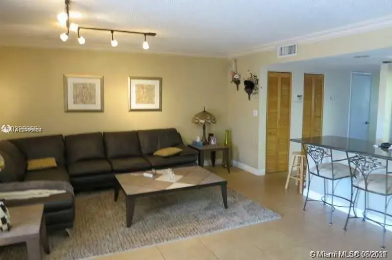 1951 Atlantic Shores Blvd # 17, Hallandale Beach FL 33009