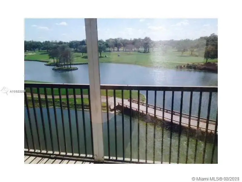 3100 W Rolling Hills Cir # 710, Davie FL 33328 photo 4