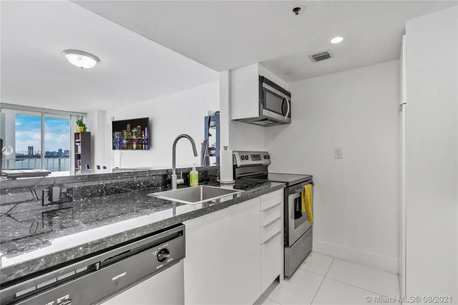 7601 E Treasure Dr # 1210, North Bay Village FL 33141 photo 3