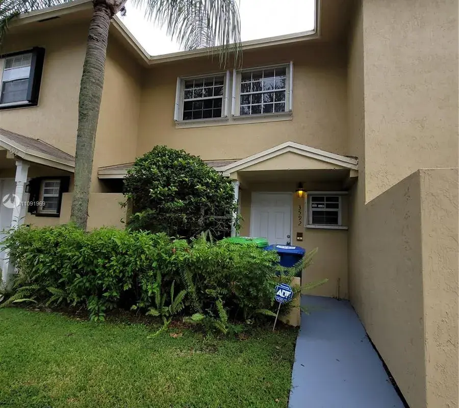 3592 NW 83rd Ln, Sunrise FL 33351