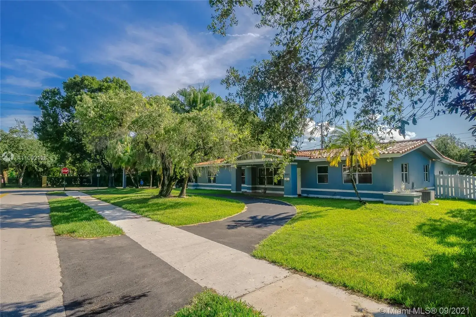 9801 SW 73rd Ct, Pinecrest FL 33156 photo 2