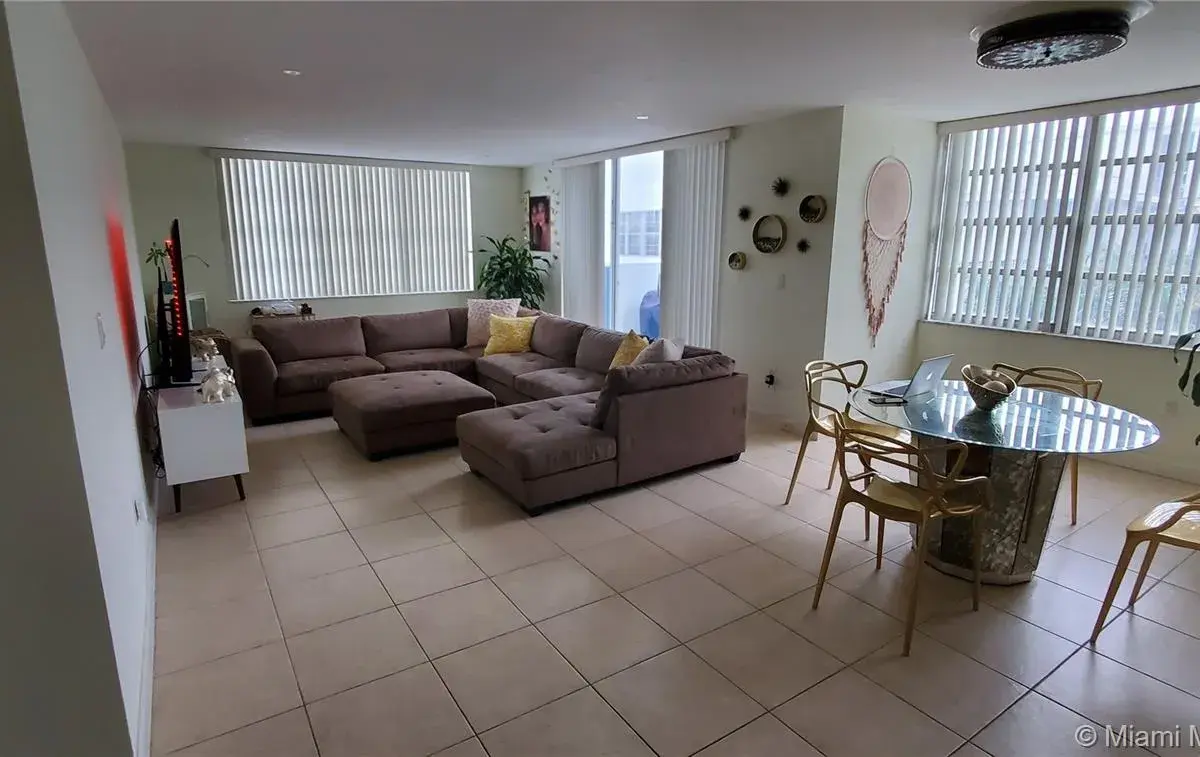 2780 NE 183rd St # 302, Aventura FL 33160